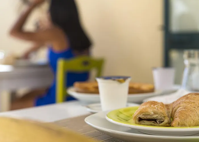 Notos Bed & Breakfast 3*